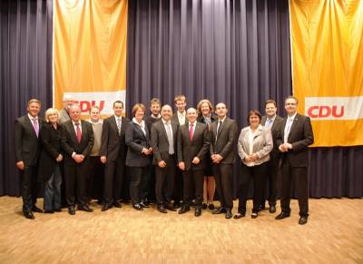 Der neue gewählte Kreisvorstand mit Patricia Lips MdB, Karin Wollf MdL und dem Kreistagsfraktionsvorsitzenden Lutz Köhler