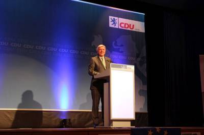Ministerpräsident und CDU-Landesvorsitzender Volker Bouffier MdL macht auf die Wichtigkeit der Europawahl am 25. Mai 2014 aufmerksam
