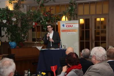 Auch der Roßdörfer Bürgermeisterkandidat Stefan Eichelhardt stellte kurz seine Positionen zum Thema Gesundheitspolitik vor