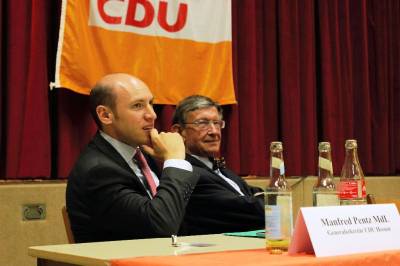 Generalsekretär Manfred Pentz MdL lauschte gespannt der Rede von Dr. Werner Thomas