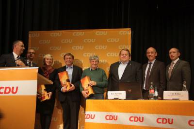 v.l.n.r.: Carsten Helfmann, Lutz Köhler, Evelin Spyra, Achim Grimm, Winfred Landrock, Heiko Handschuh, Gottfried Milde und Manfred Pentz