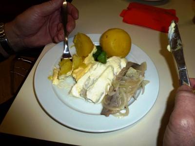 Die Heringsfilets sind angerichtet