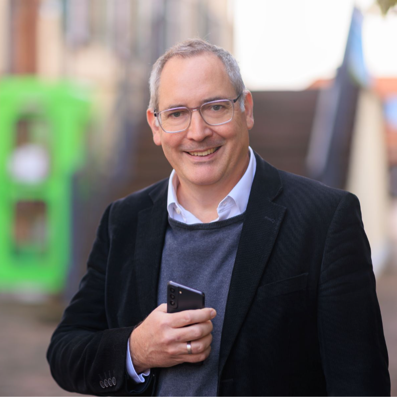 Dr. Alexander Reinfeldt